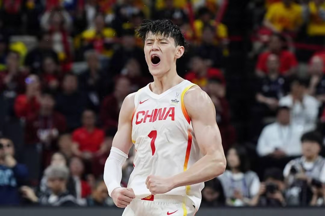 湖南男篮在比赛中取得胜利，球员表现亮眼