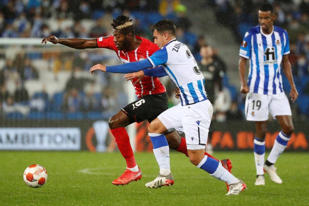 包含巴萨五球大胜摩纳哥，小组领先的词条