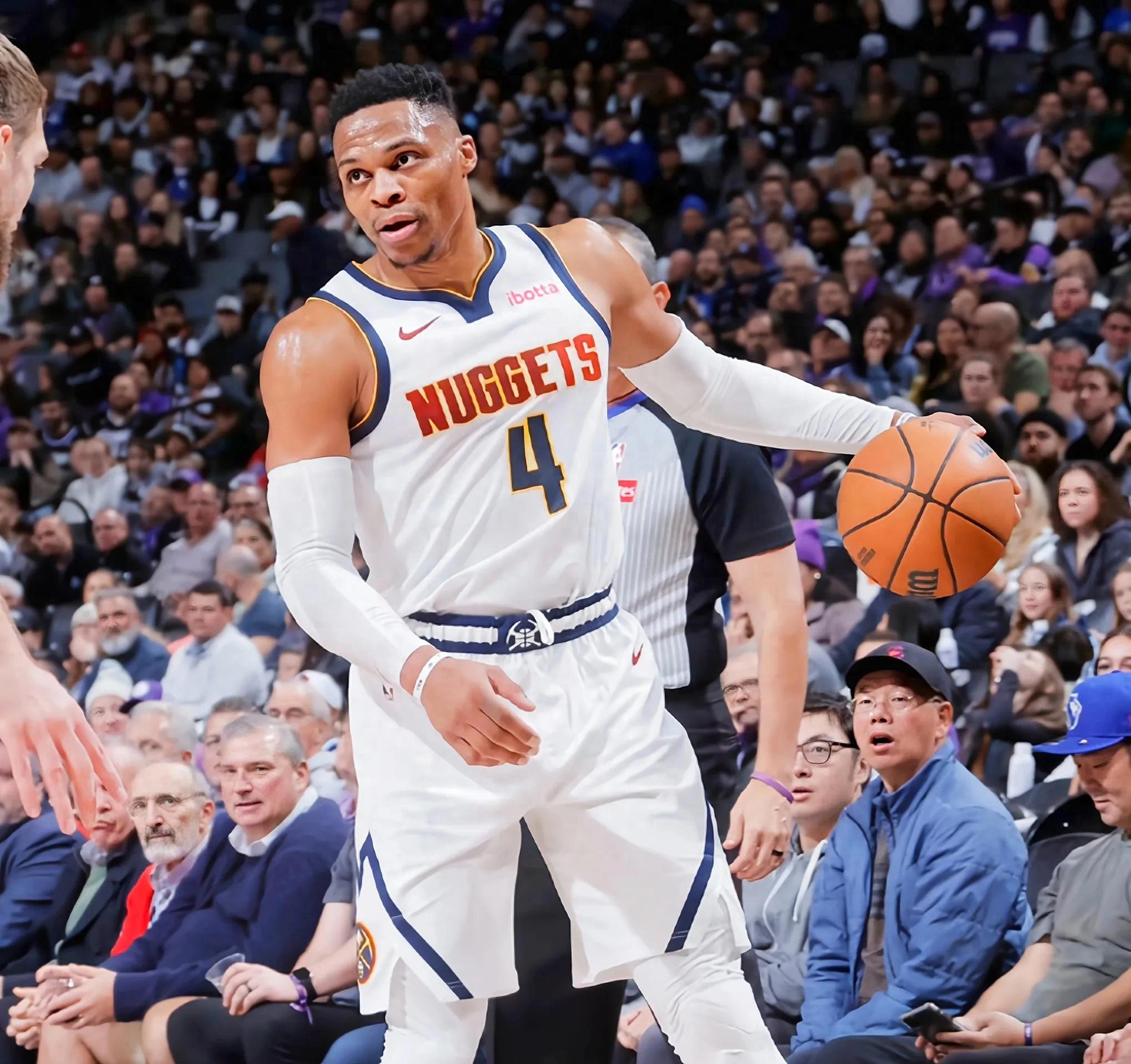 掘金队主帅力挺球队年轻球员的简单介绍