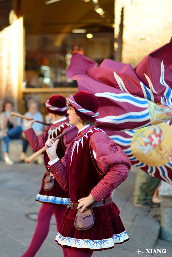 维罗纳客场逆转佛罗伦萨，继续向前进