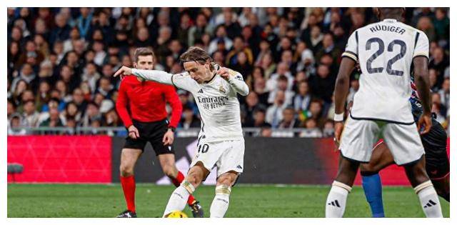 同乐城平台-塞维利亚主场平巴拉多利德，暂时领先皇马的简单介绍