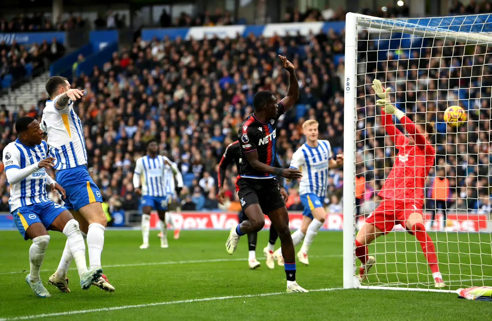 同乐城中国官网-水晶宫主场不敌埃弗顿，错失上升机会的简单介绍