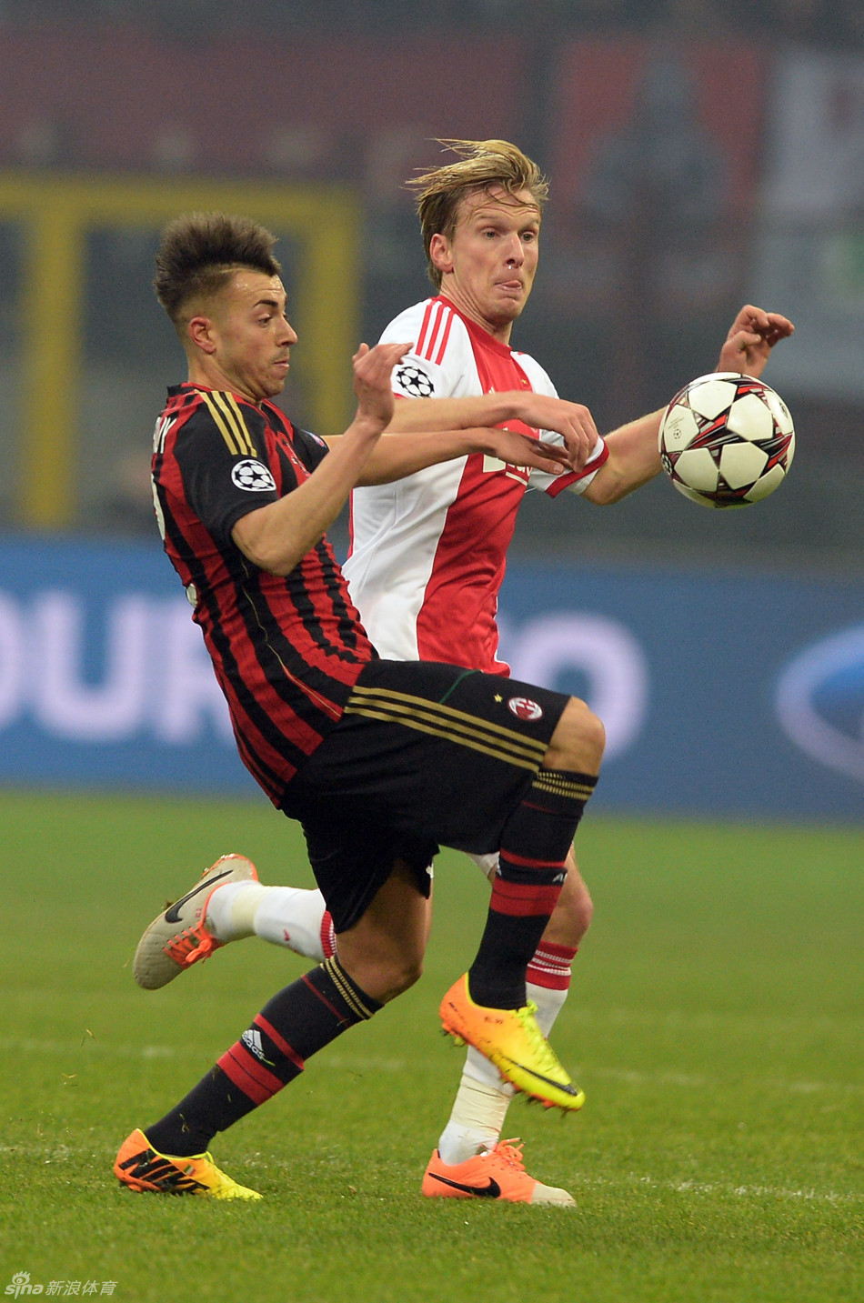同乐城直播-关于阿贾克斯大胜AC米兰，晋级淘汰赛阶段的信息